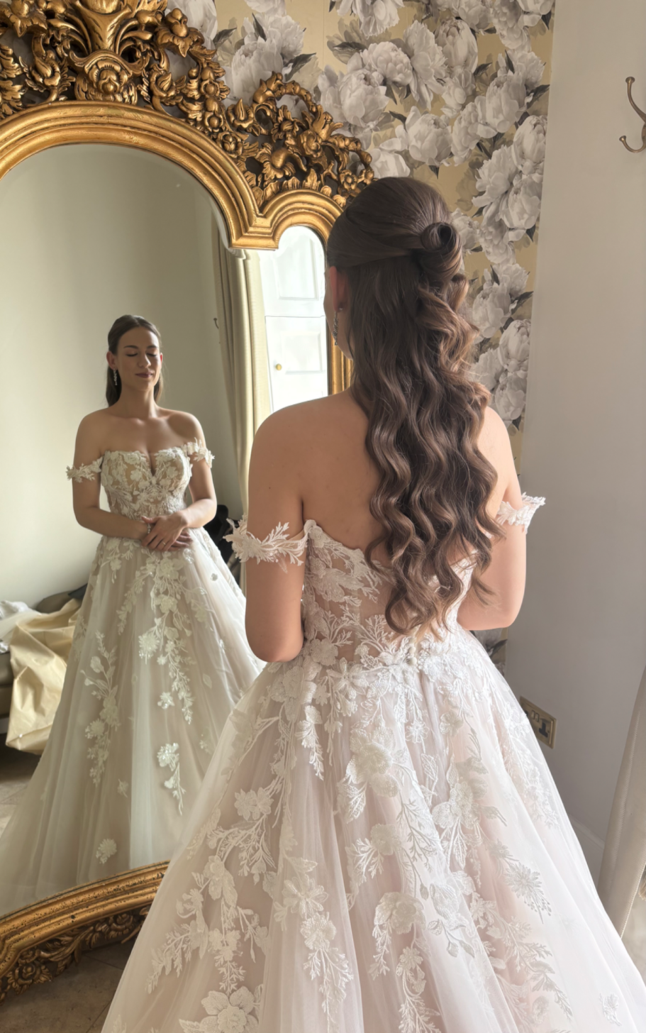 Bride Hair, soft waved half up half down